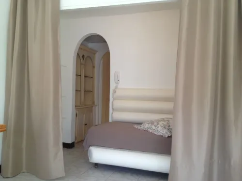 Bougainvillea full center in villa T2 58m2 terrace / garden + private garage