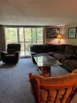 Charming 2-bedroom townhome in Thornton NH. Sleeps 9. 2 beds/2 baths.