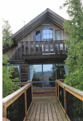 Blue Vista Tobermory Waterfront Cottage