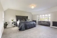 Luxury Grade 2 Listed Large Tudor Manor in Essex