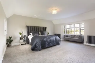 Luxury Grade 2 Listed Large Tudor Manor in Essex Hotels in 