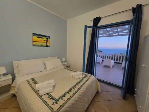 Villa Vittoria with private access to the sea.