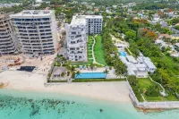 *NEW* Oceanfront apartment steps away from Baha Mar