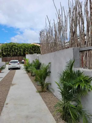 Villa de Charme Avec Piscine 1 Minute d une Superbe Plage Hotels in Sainte-Luce