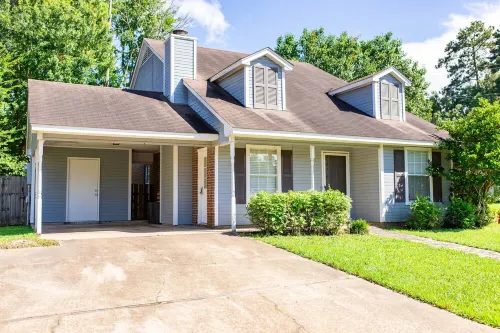 Charming Two-Story Family-Friendly Getaway