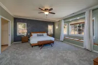 Luxury Home walking distance to Downtown Hotels near Mill Creek