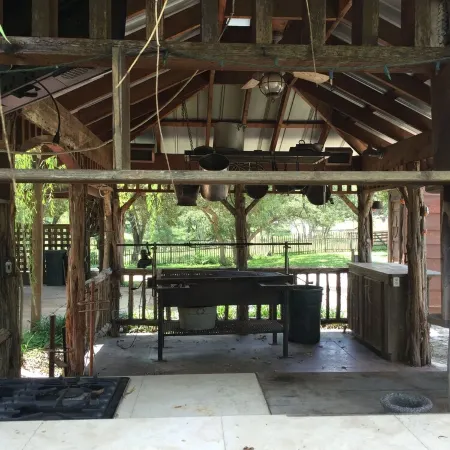 Hill Country Getaway with Guadalupe River access