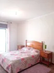 2 bedroom apartment 5 minutes from the beach with sea views!