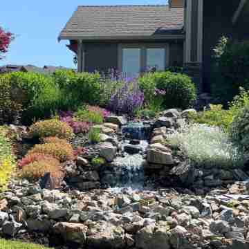 Bright 2 bdrm, 13 minutes from Silver Star/Golf/Lakes Hotel Exterior