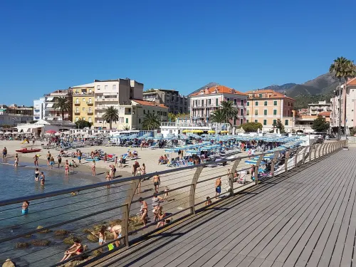 EXCELLENT TWO-ROOM APARTMENT 50 MT FROM THE SEA Hotels in Ceriale