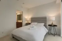 *Friendly* City Suite in Kensington *2bed+2Bath*