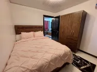 Cozy 2-bedroom apartment in central location with WiFi, AC - 2 tähden
