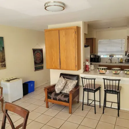 Charming 3-bedroom Condo w/ Patio - Cal Tech Area