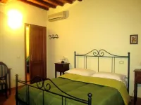 YELLOW APARTMENT -Farmhouse whit Poll, Air conditioning, in the heart of Tuscany