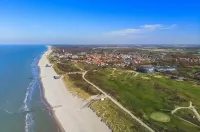 Central in Domburg: nice and cozy holiday home with free  parking space