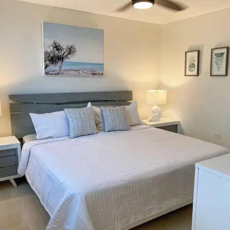 Crab Shack Condo at the Beach! Newly renovated! Beachfront with pool!