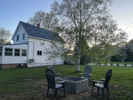 Lincoln Park Lakeside