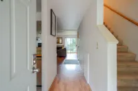 Private, Cozy, and Strategic entire 2 beds TH