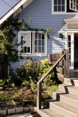 Summerland Ocean View Cottage, Hot Tub, Dogs Welcome!