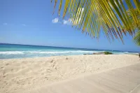 The Holiday Hub Close to Amenities and Beach View