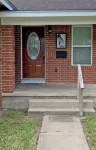 Cozy two bedroom near the airport with a large backyard