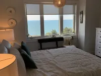 INCREDIBLE ocean cliff views at your doorstep on very private acreage + parking. Hotele w: Clare