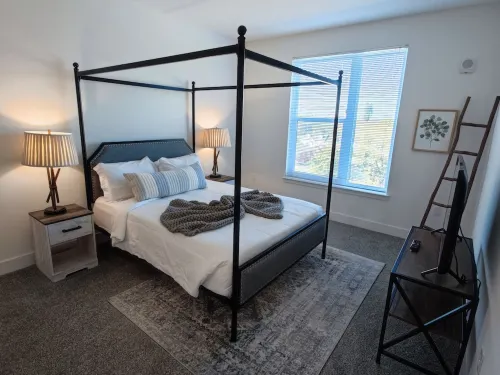 Downtown Apartment with Pool, Gym, and Coworking Space