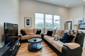 Squeaky clean brand new 2 bedroom close to major routes.