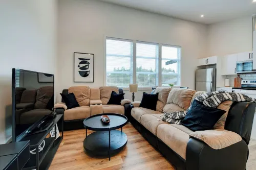 Squeaky clean brand new 2 bedroom close to major routes. Hotels in Langford