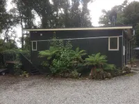 Holiday house on 1 acre of native bush a few minutes walk to lake Brunner Các khách sạn gần Lake Brunner Golf Course