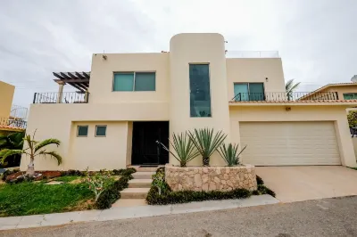 Perfect House with 3-Bedrooms, 3Baths and amazing views of the beach. Hotels in 