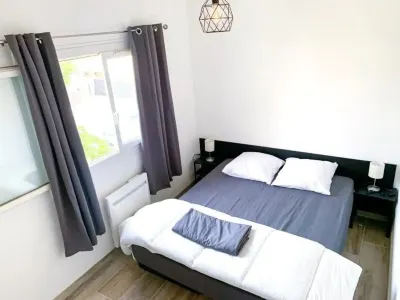 Superb, fully renovated villa 2 minutes from the beach