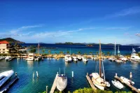 On the Water with Style, 5 minute walk to Beach along the Marina