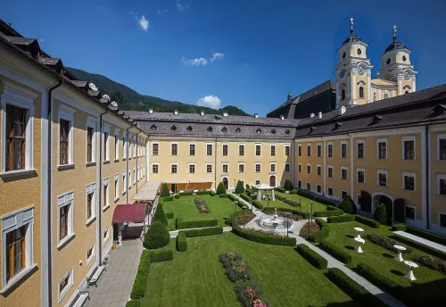 Live like a king - maisonette apartment in a castle hotel