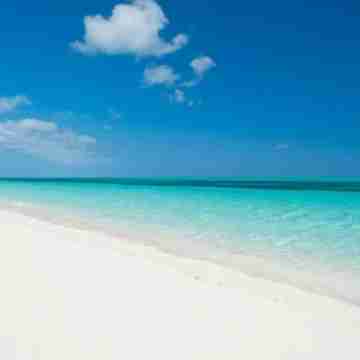 Spacious Beach Suite - Minutes from Grace Bay Fitness & Recreational Facilities