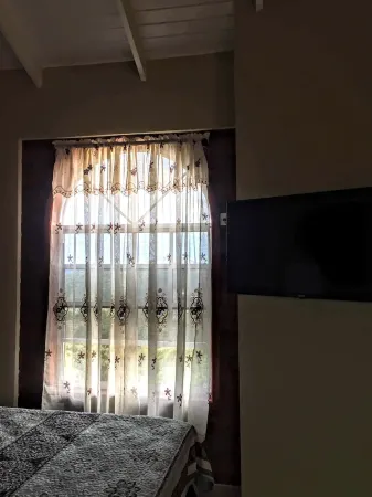 Captivating Mountain Views, Ocean Views,  Romantic getaway