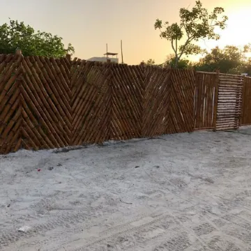 Cheerful 1 bedroom house w/ pool and much more!