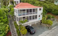 Walk 2 Cruz Bay • 2024 Renovations • W/D • WiFi • Parking • Battery Backup Hôtels à : 