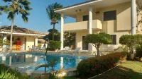 Casa, 4 Quartos em Vilas do Atlântico a 300 mt Praia, Piscina e Suítes Completas