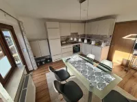Renovated, modern and bright apartment in a quiet location for 2 to 5 people
