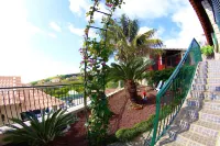 Traditional house. Fantastic sea view. Large outdoor spaces with barbecue.