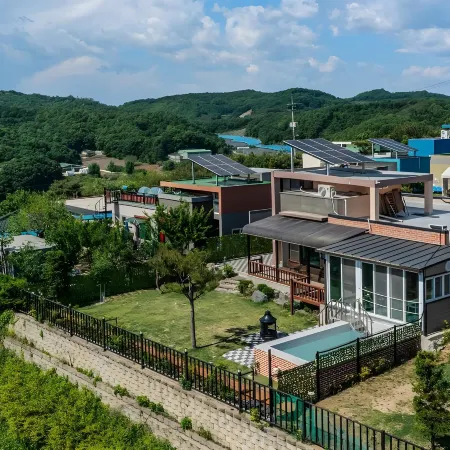 Yeoncheon Bowbow Aegyeon Pension