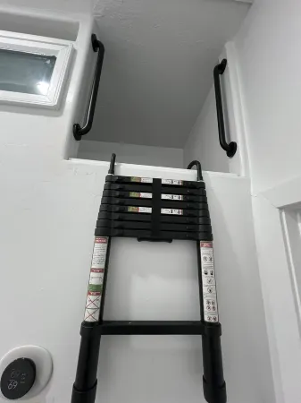 New Build Luxurious Modern Apartment With a Private Garage And a Covered Porch Отели в г. Легия