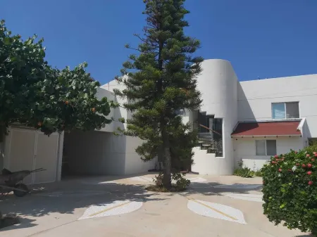 CASA DE LOS ABUELOS, BEACH FRONT PROPERTY