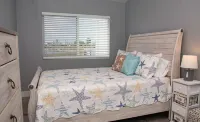 Beautiful Island Paradise on the canal - 3-Star