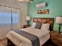 Beautiful villa West with pool- 5 minutes to Gracebay beach