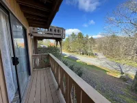 Cozy Ski On/Off Condo Located at Hunter Mountain