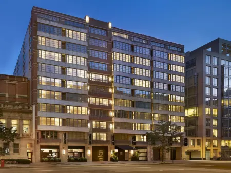 AKA White House Отели рядом с достопримечательностью «Original Founding Church of Scientology»