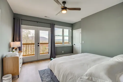 6 Mi to Chattanooga: Home w/ Balcony & Dtwn Views! - 2-Star