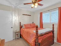 Dean's Retreat at Georgetown 3 Bedroom Home Hotels in Georgetown